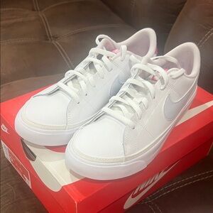 Nike Women's White and Pink Sneakers